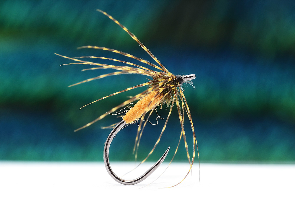 https://www.flytying.ro/wp-content/uploads/2022/01/spider-fly-tied-with-Uni-Yarn.jpg
